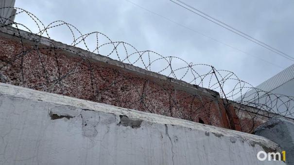 Омич до смерти избил свою сожительницу во время застолья