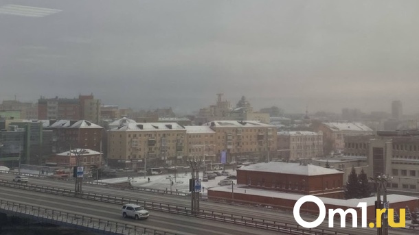 Превышения в двух округах: омичам рассказали, чем они дышали в ноябре