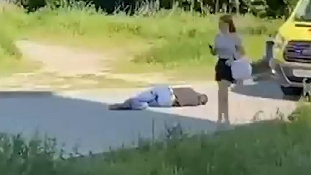 Мужчина упал с моста. Девушка сбросилась с моста в Омске.