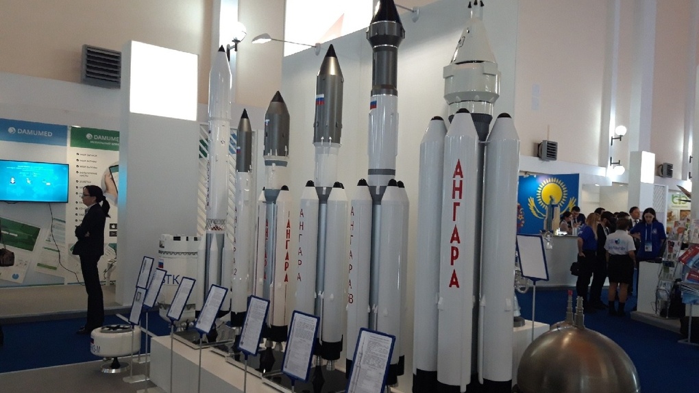 Глава «Роскосмоса» проверил, как делают ракеты на «Полёте»
