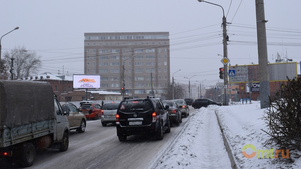 Пробки омск сейчас. Пробки Омск. Автомобильные пробки в Омске. Пробка машины Омск.