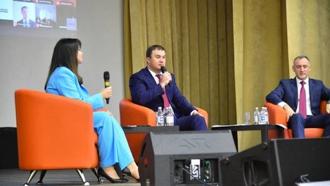 Виталий Хоценко принял участие в открытии проекта «Взлетная полоса для молодых профессионалов»