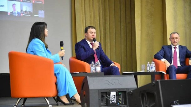 Виталий Хоценко принял участие в открытии проекта «Взлетная полоса для молодых профессионалов»