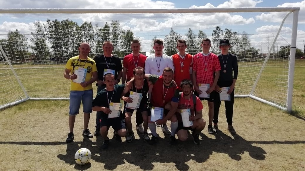 В бюджете нет средств. Футболисты из Омской области просят помочь им купить форму для соревнований