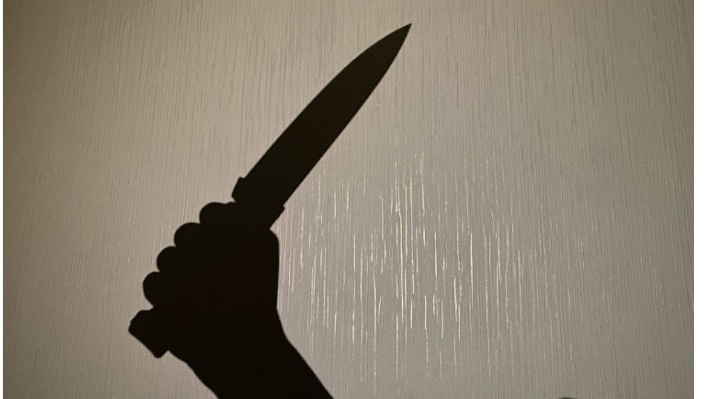 Воткнул нож в живот: новосибирец зарезал соседа из ревности к жене