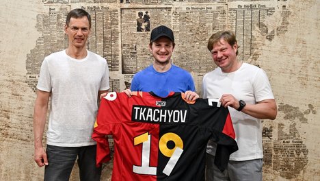 Владимир Ткачёв подписал контракт на 3 года с омским «Авангардом»