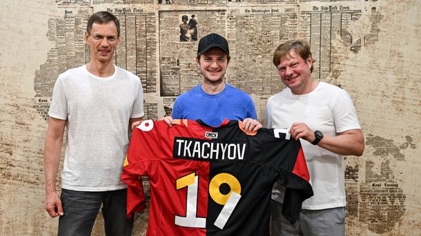 Владимир Ткачёв подписал контракт на 3 года с омским «Авангардом»