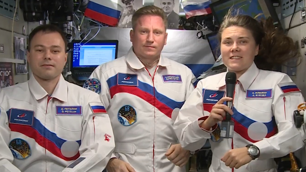 Новосибирская космонавтка Анна Кикина с борта МКС поздравила россиян с Днём народного единства. ВИДЕО