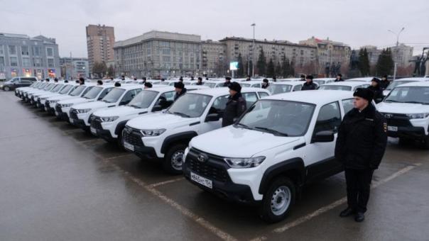 Новые внедорожники получили районные отделы полиции Новосибирской области
