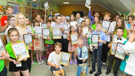 «Зажглись искорки – яркие и талантливые». В Омске наградили победителей фестиваля для одарённых детей