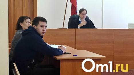 Сотня нарушений. Едва получив права, молодой омич лихачил, въехал в такси и покалечил друга