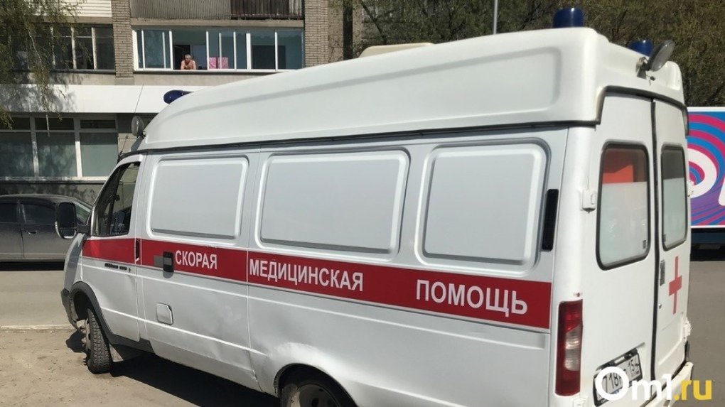 В Омской области в аварии пострадал несовершеннолетний парень на мопеде