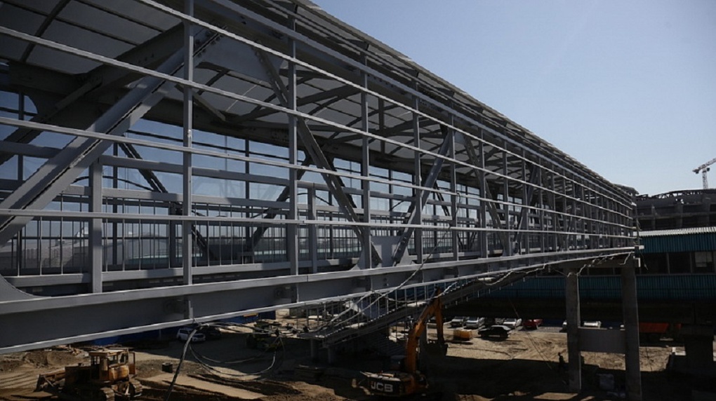 В Новосибирске до конца 2021 года завершат строительство пешеходного моста у новой ЛДС