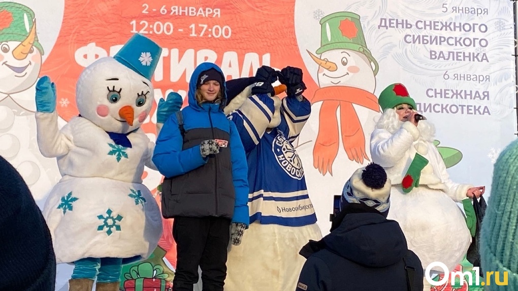 Слепили Майкла Джексона и денежную скульптуру: как прошёл Фестиваль снежных баб в Новосибирске