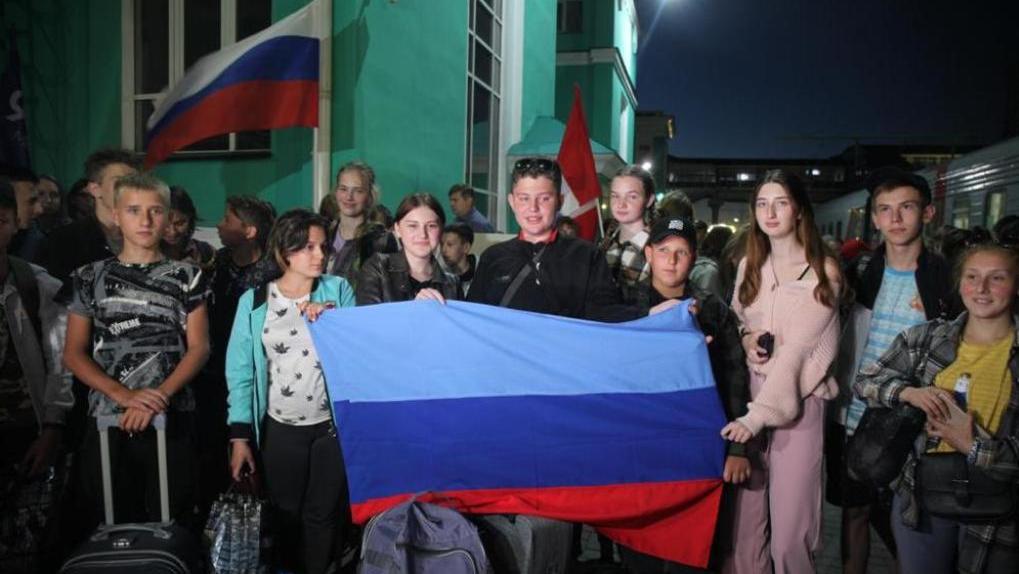 Дети из Луганска приехали в Омск на университетские смены