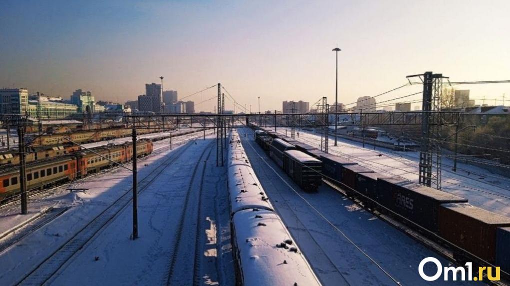 В Омской области временно перекроют для транспорта железнодорожный переезд
