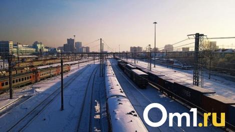 В Омской области временно перекроют для транспорта железнодорожный переезд