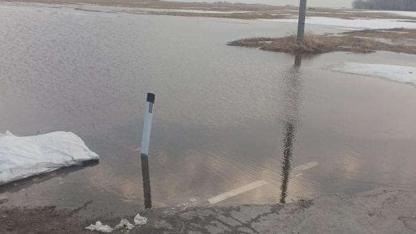 Паводковые воды затопили дороги в пяти районах Новосибирской области