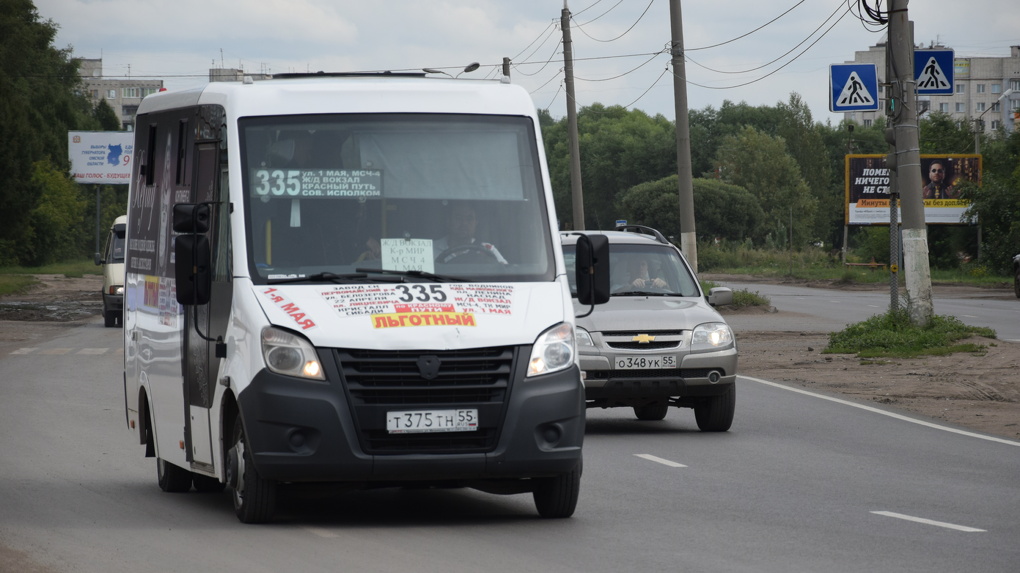 Омские маршрутчики не хотят переходить на муниципальные контракты
