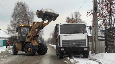 Снег «под угрозой»: 234 машины убирают Новосибирск после прошедших осадков