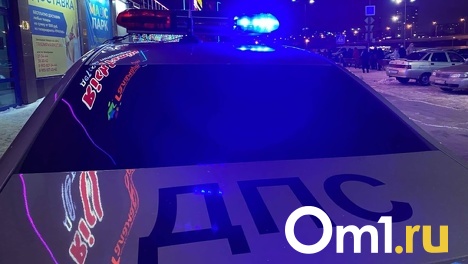 В Новосибирске внедорожник опрокинулся на бок после ДТП