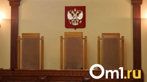 От электрошокеров до боеприпасов: приставы рассказали, что омичи пытались принести в суд