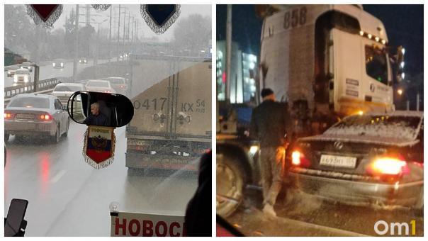 «Поток не движется»: новосибирцы застряли в 7-балльных пробках утром 24 октября