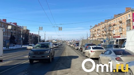 В Омске на дорогах вновь появляется разметка