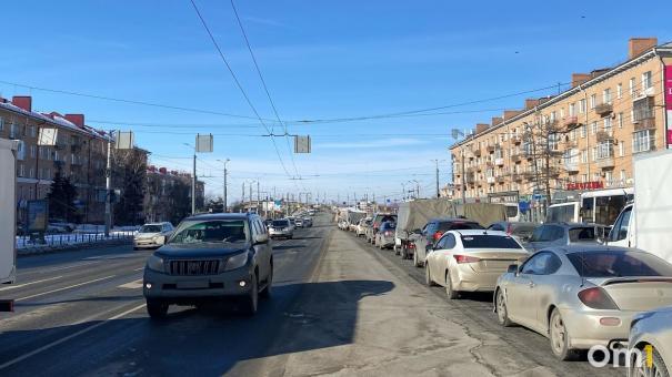В Омске на дорогах вновь появляется разметка