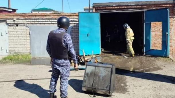 Омские росгвардейцы предотвратили крупный пожар в гаражах