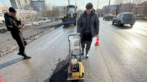 Мэр Омска Шелест рассказал, как обстоят дела с ремонтом дорог в городе