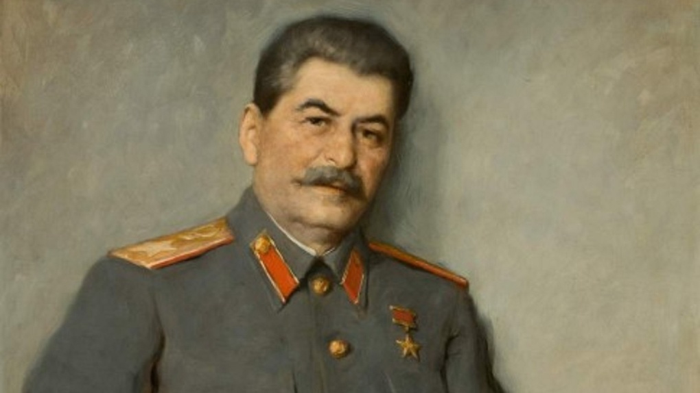 Омич хочет вернуть портрет Сталина на «Аллею памяти» и отсудить у мэрии 250 тысяч рублей