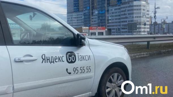 Травников рассказал, почему мигрантам нельзя работать в такси в Новосибирске