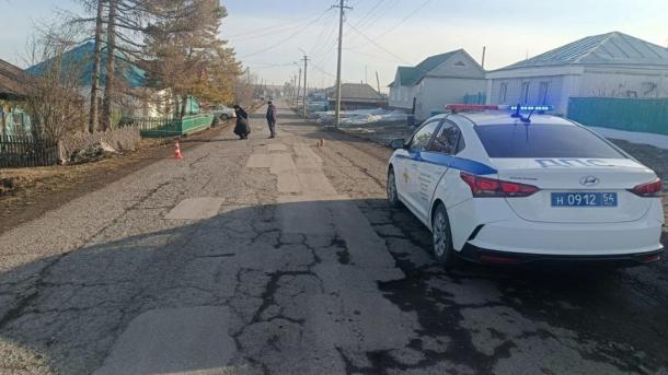 Водителя, насмерть сбившего пешехода, разыскивают под Новосибирском