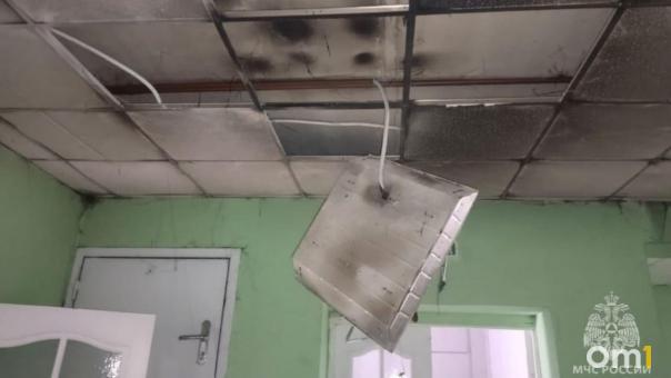 Дети эвакуировались самостоятельно. В Омской школе произошло возгорание