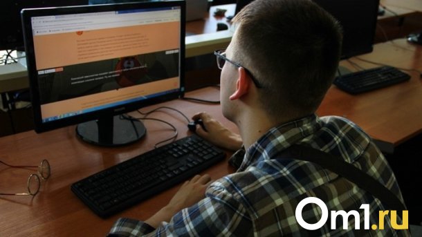 Опрос показал, сколько омичей перерабатывают ради повышения