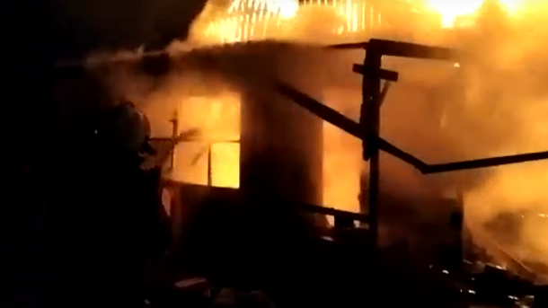 Перед Новым годом в Омской области на пожаре погибла супружеская пара