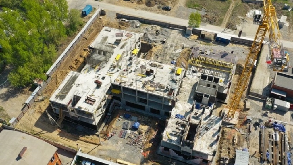 Снимки с высоты: подрядчик показал процесс строительства трёх новых поликлиник в Новосибирске