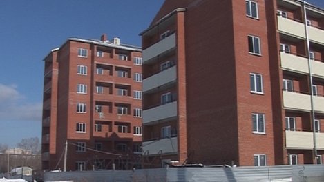 У дольщиков уже дети выросли: в Новосибирске ЖК на левобережье не могут достроить на протяжении четверти века