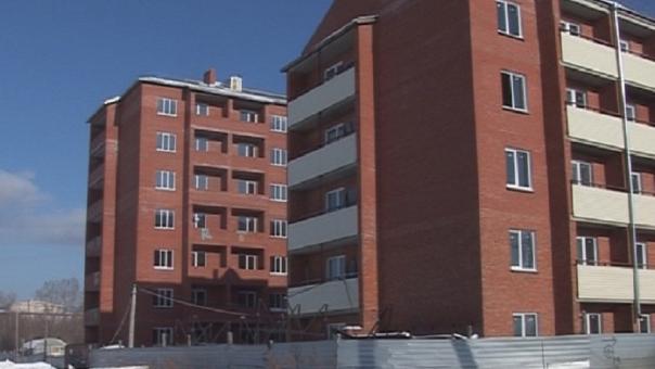 У дольщиков уже дети выросли: в Новосибирске ЖК на левобережье не могут достроить на протяжении четверти века