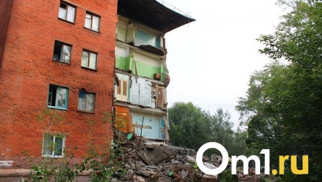 На виновных в обрушении дома в Омске могут завести уголовное дело