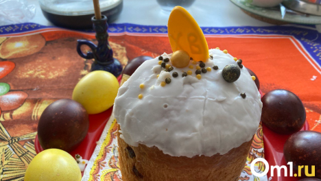 Пасхальные куличи освятили жители Новосибирска в Великую субботу в храмах