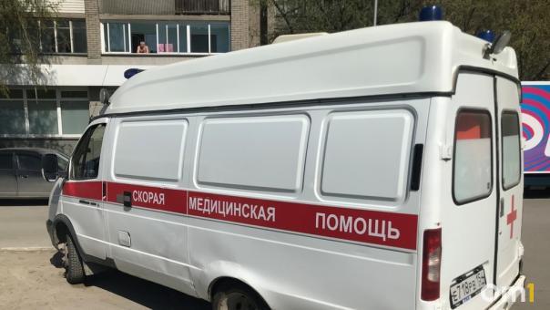 В Новосибирской области грузовик насмерть сбил молодую женщину на трассе