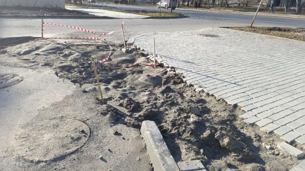 Подрядчики за сутки восстановили почти 10 тысяч кв. м дорог в Новосибирске