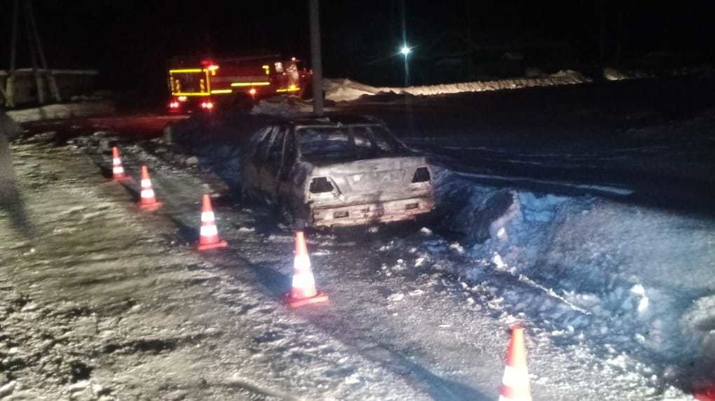 В Омской области в автомобиле сгорел водитель