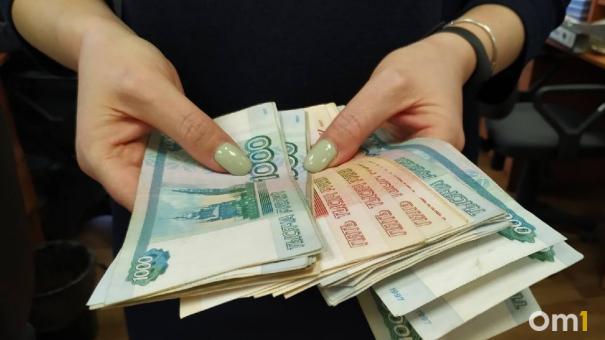 Как курс доллара влияет на цены в омских магазинах? Ответ эксперта