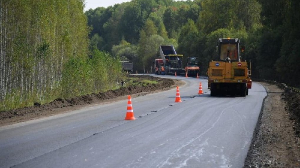 По поручению Хоценко на ремонт дорог в Омской области дополнительно направят более 18 млн рублей