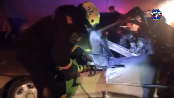 Умер в искорёженной машине: смертельное ДТП произошло в Новосибирске. ВИДЕО