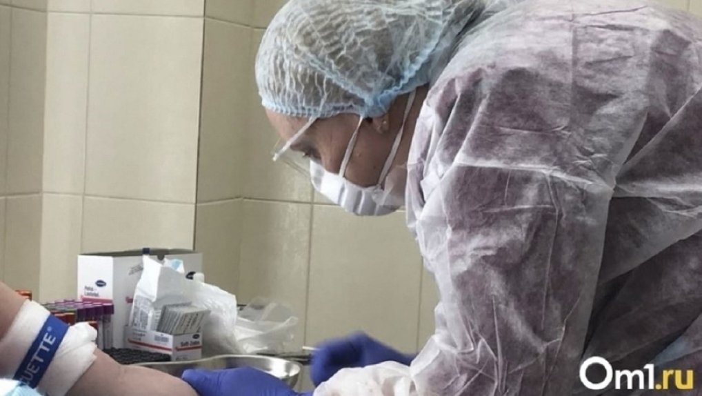 Резко поднялось давление: омские медики спасли молодого отца, у которого случился инсульт на работе