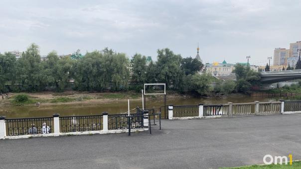 В Омске разваливается набережная Альберта Каримова